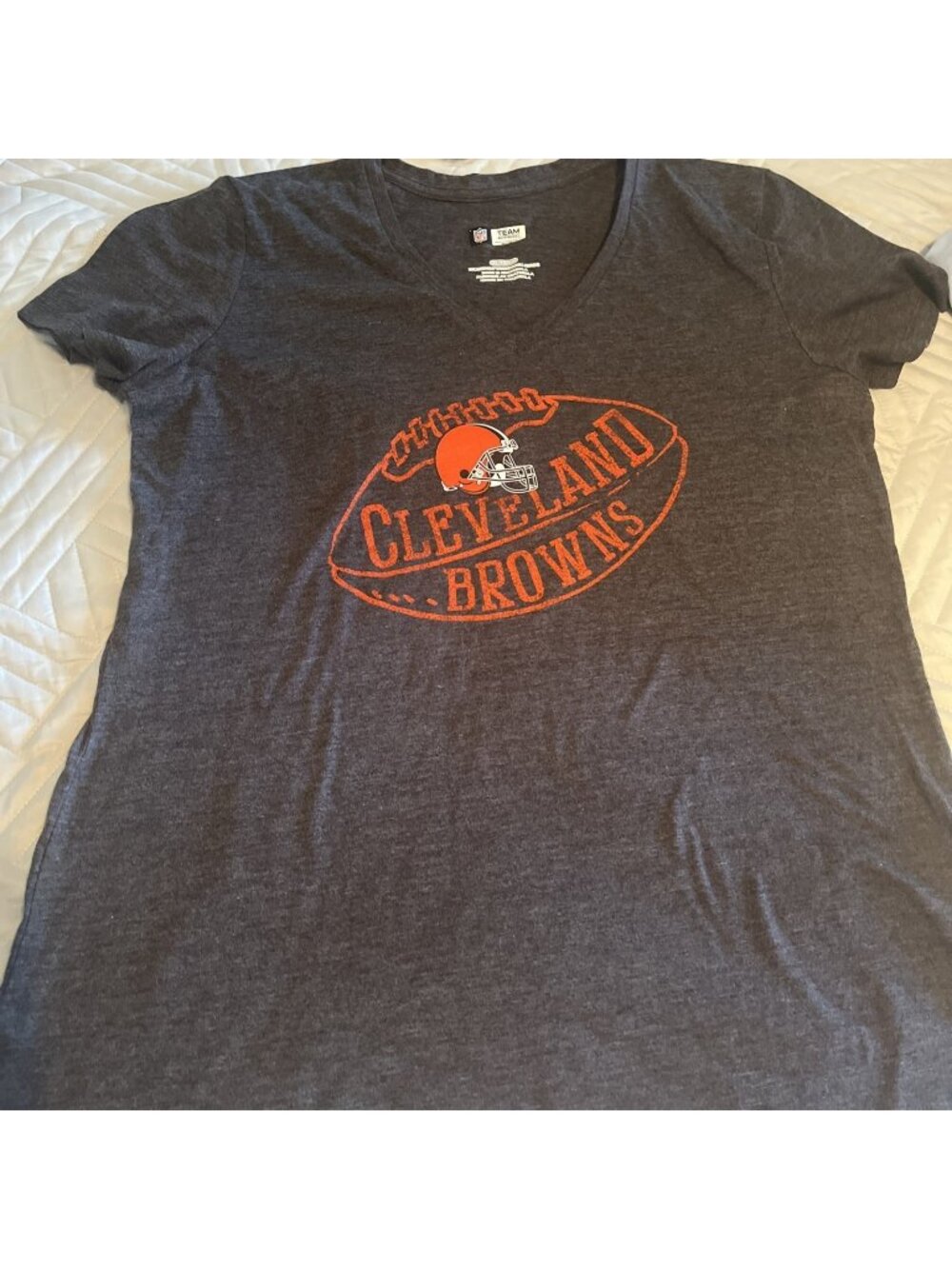 Women’s NFL Cleveland Browns Gray V-neck Tshirt XL NWOT